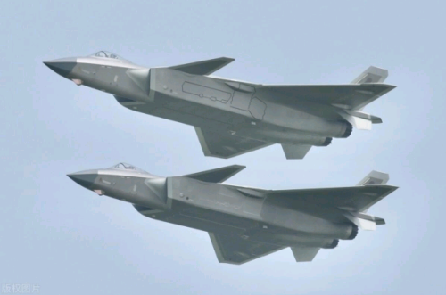 中国歼-20的产量首次超过了美国F-35