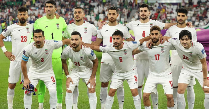 伊朗男足在小组赛阶段3场比赛中取得了1胜0平2负的战绩